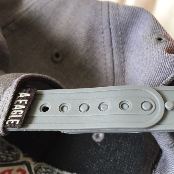 American Eagle 2 tone grey SnapBack baseball cap - Picture 4 of 4